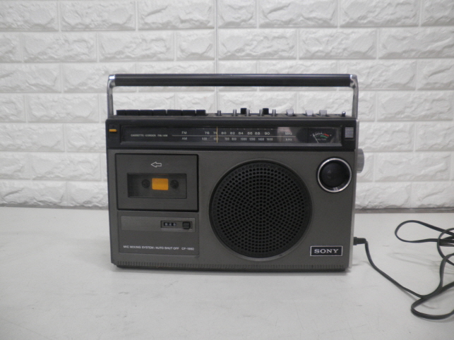 소리전자 소니 라디오 카세트 Cf 1980입니다