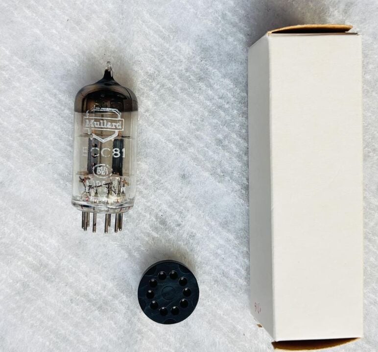 MULLARD ECC811.jpg
