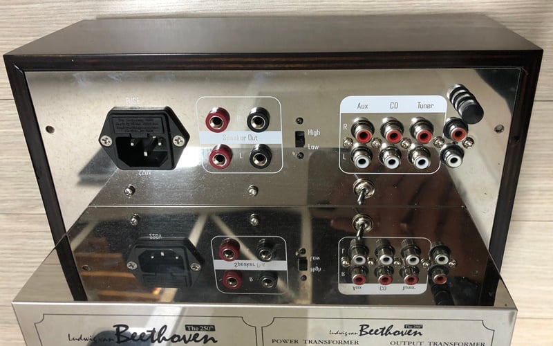 QQV03-20A tube amp_01.jpg