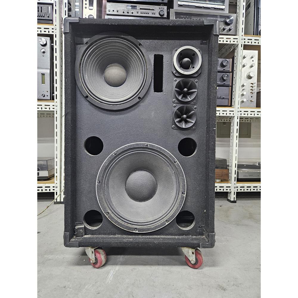 speaker-1.jpg