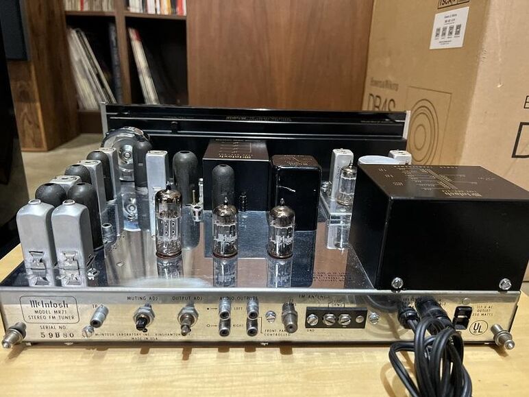 MCINTOSH MR-71 (38).JPG