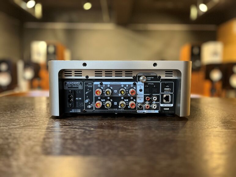 MARANTZ M-CR612 SG 9.jpg