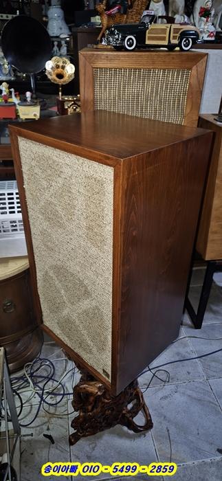 Jensen Triette 13-1.jpg