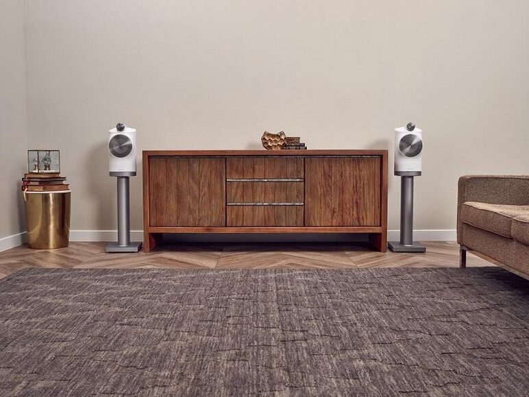 B&W FORMATION DUO 1.jpg