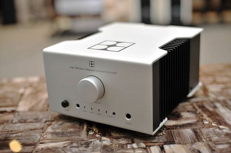 BIT & BEAT BLUE AMP 1.jpg