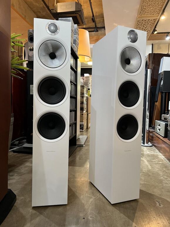 B&W 603 S2 ANNI WHITE (9).JPG