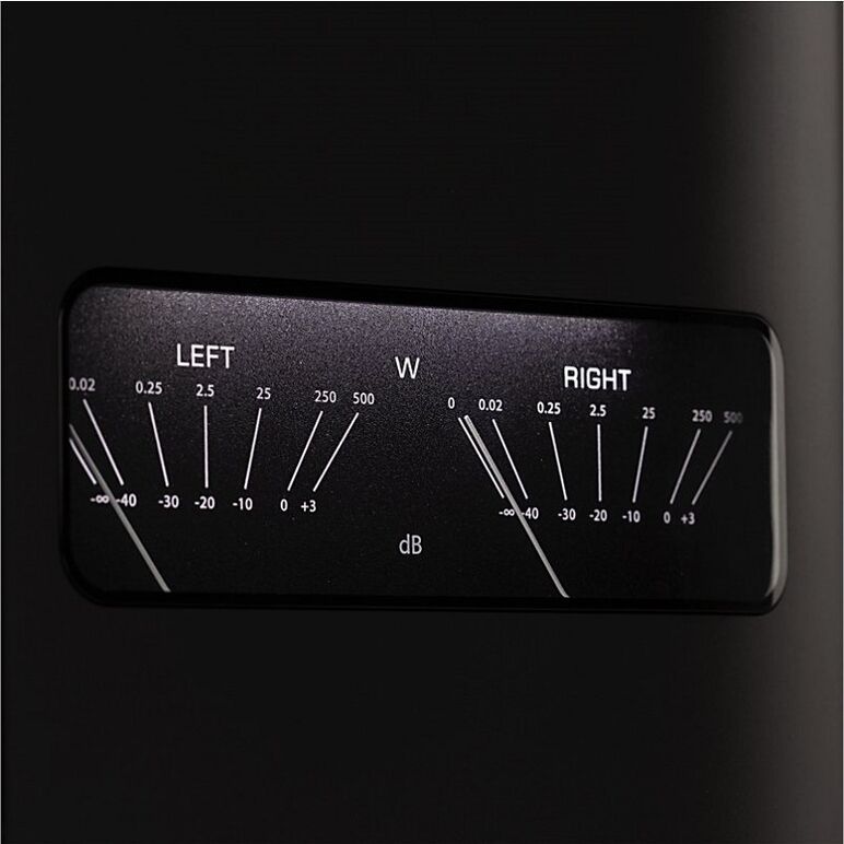 CLASSE DELTA STEREO 5.jpg