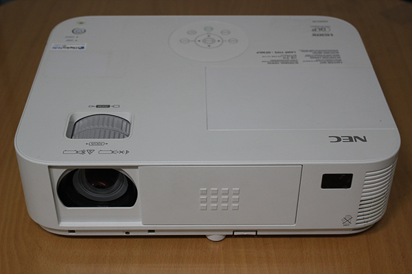 nec m402w-4.jpg